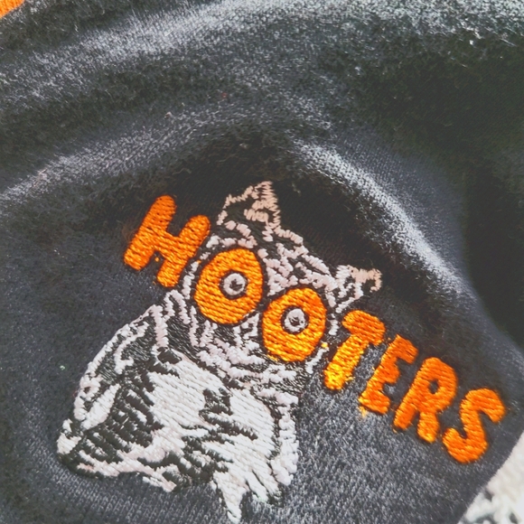 Vintage Hooters Jersey Shirt - Picture 2 of 5